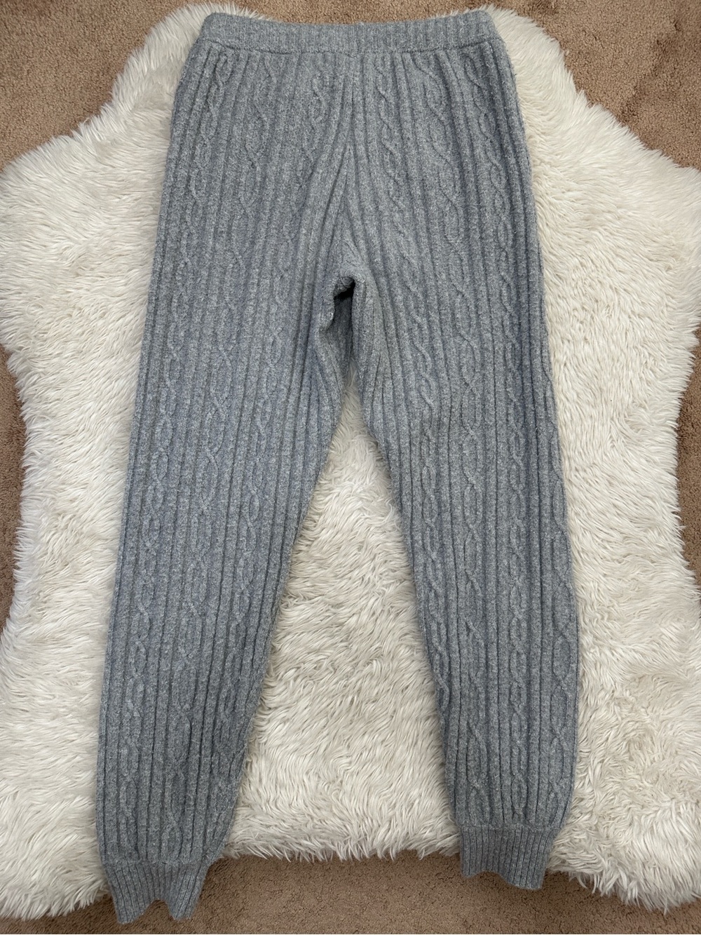 ALO Yoga Cable knit Winter Bliss hoodie & Bliss Pant Matching Set - Picture 16 of 16